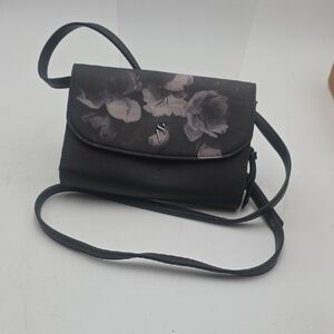 Simply Vera Vera Wang Crossbidy Bag